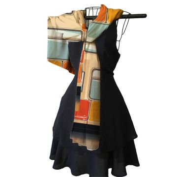 R46 Orange Seats Scarf